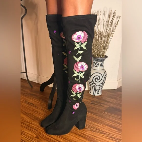 Carlos by Carlos Santana Black Faux Suede Over Knee Boots Embroidery - Picture 4 of 8